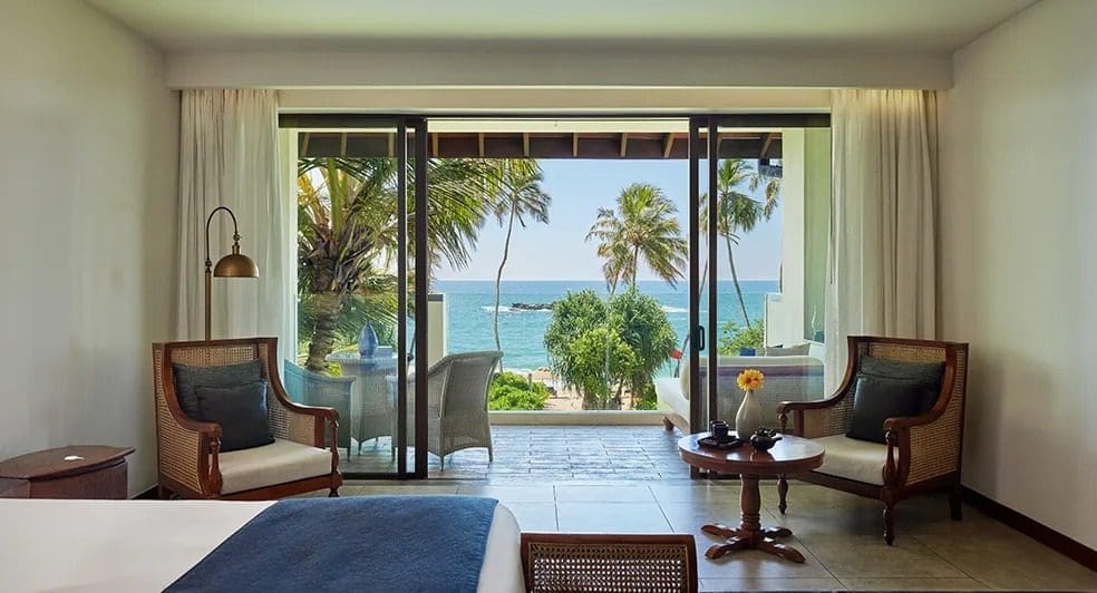 imgi_21_anantara_peace_haven_tangalle_resort_room_984x532